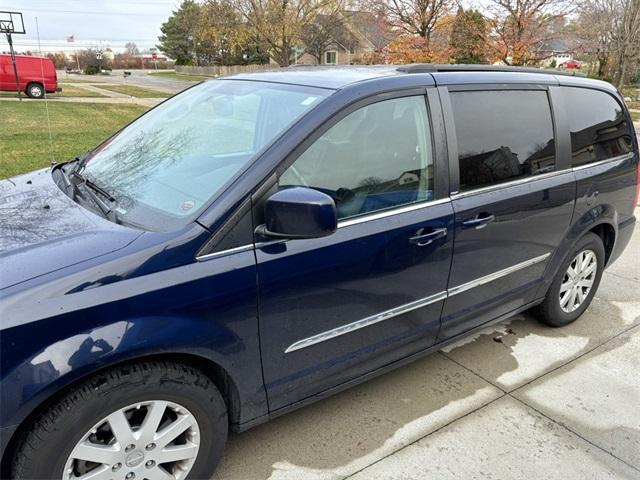2014 chrysler town & country touring