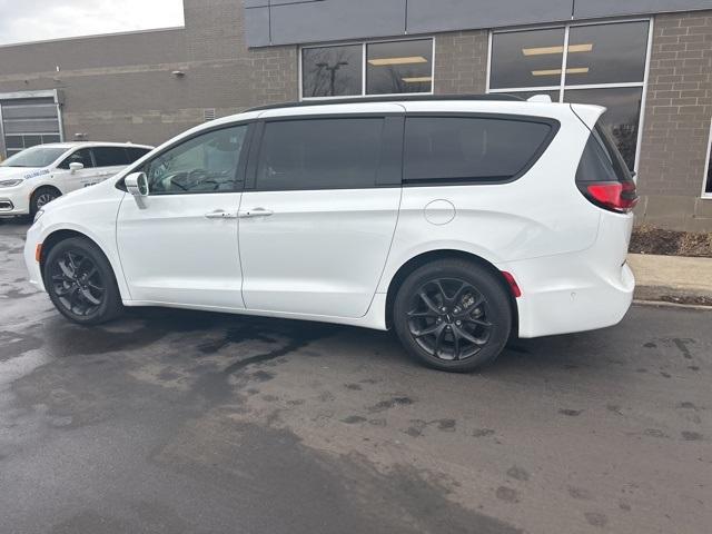 2022 chrysler pacifica limited