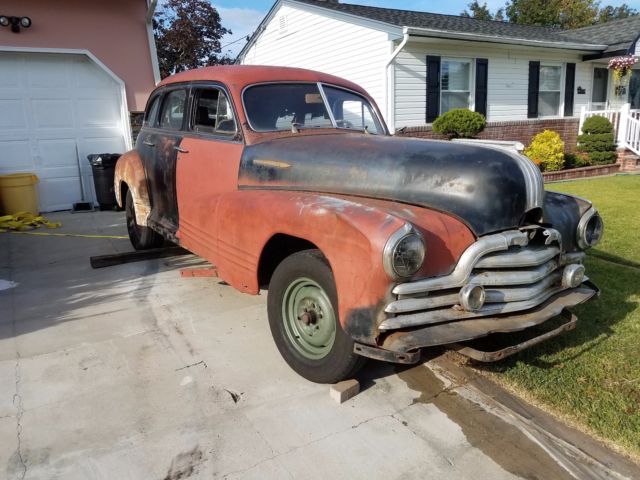 1947 pontiac torpedo 4 door sedan
