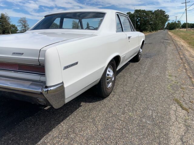 1964 pontiac lemans coupe white rwd automatic post coupe ( not a gto )