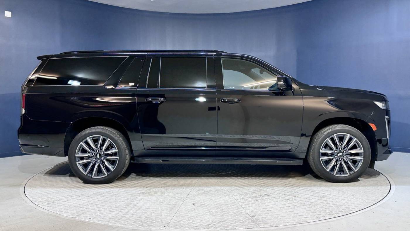 2022 cadillac escalade esv sport