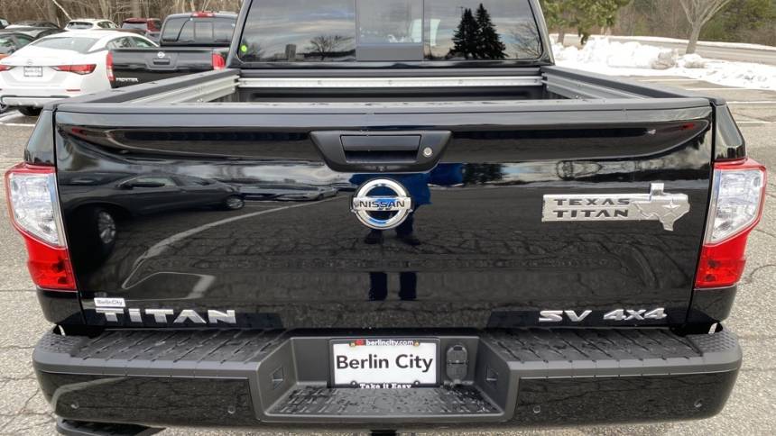 2021 nissan titan sv
