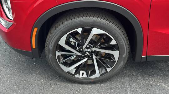 2024 Mitsubishi Outlander