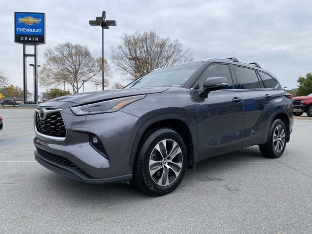 2021 toyota highlander xle