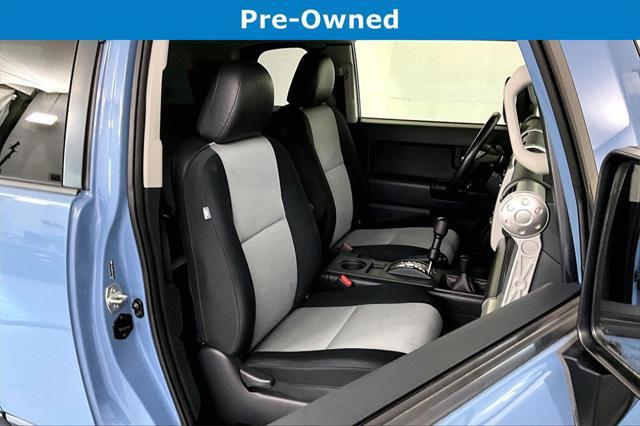 2014 toyota fj cruiser base