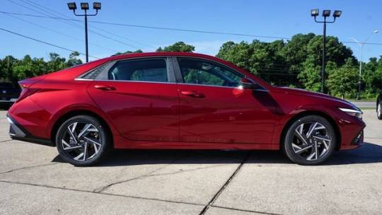 2024 Hyundai Elantra limited