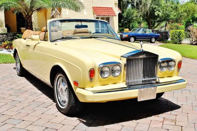 simply stunning rare to find 1982 rolls royce corniche convertible 57ks sweet !