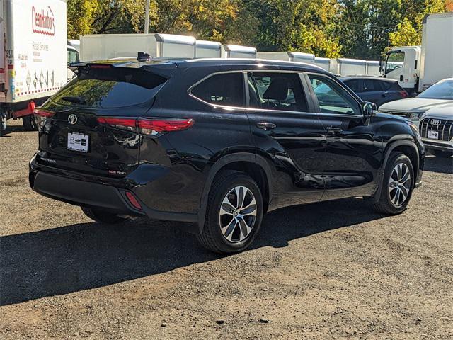 2023 toyota highlander xle