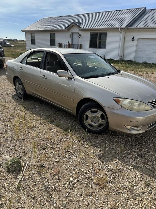 2005 toyota camry, 263k miles. new head gasket 1500 miles ago, oil pump, injectors