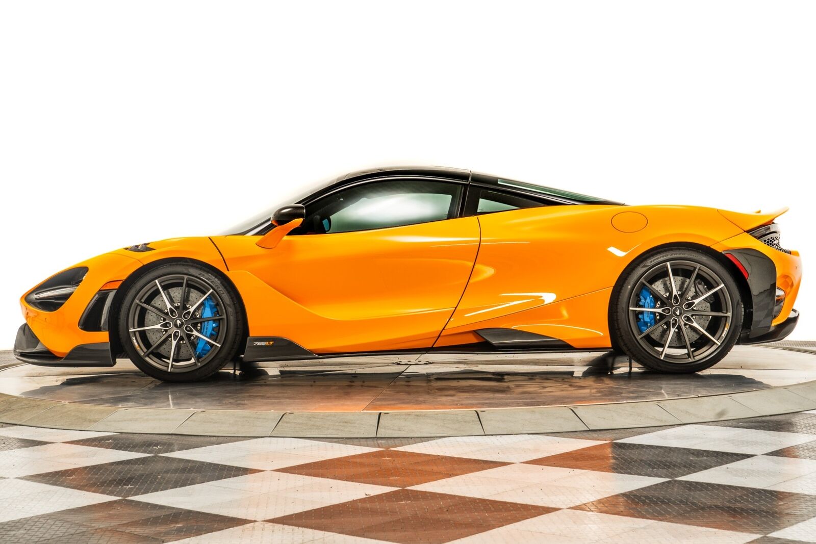 2021 mclaren 765lt