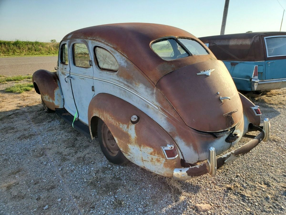 1939 desoto 4 door