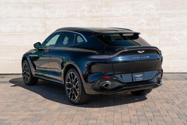 2021 aston martin dbx base