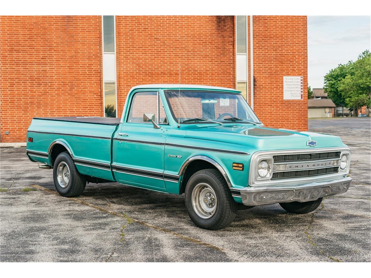 chevrolet c10 green & white