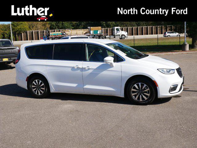 2022 chrysler pacifica hybrid touring l