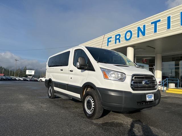 2017 ford transit-150 xlt