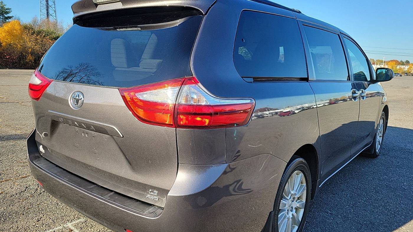 2017 toyota sienna le 7-passenger