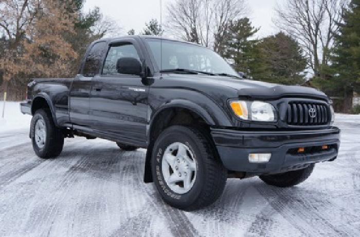 a very beautiful car toyota tacoma 2001 in lynchburg, va