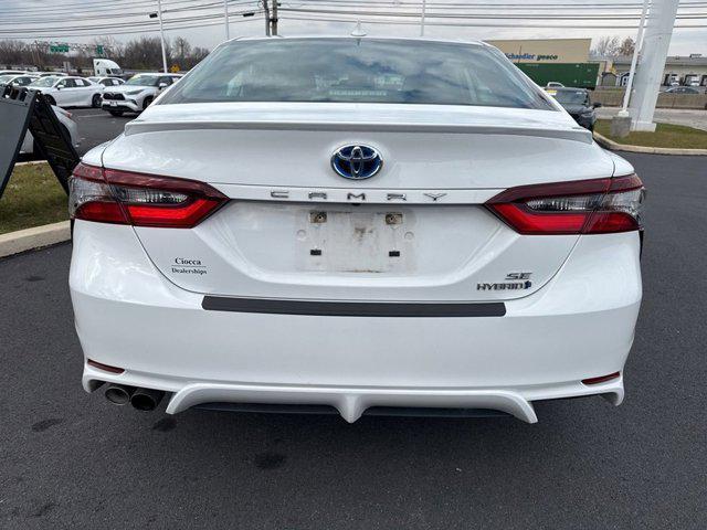 2024 toyota camry hybrid se