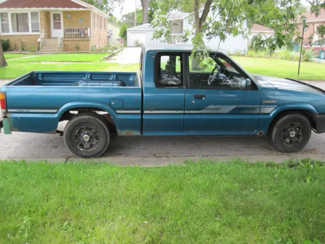 mazda pick up truck b2600