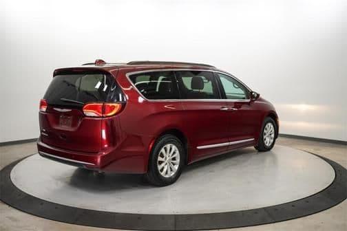 2017 chrysler pacifica touring-l front-wheel drive passenger van in cornelius, north carolina