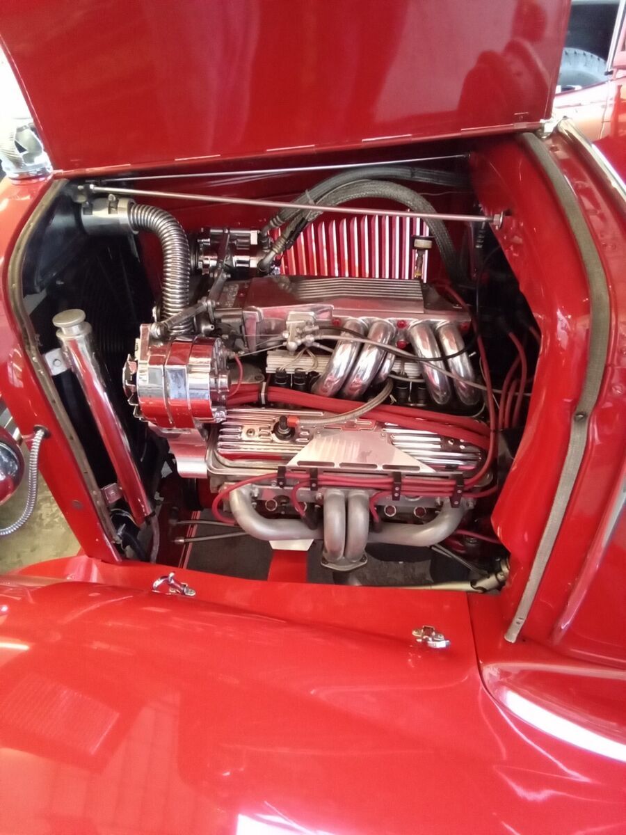 very well-built street rod with air-conditioning, power steering and brakes