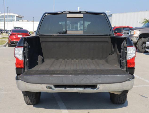 2017 nissan titan sv