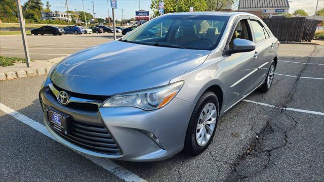 2016 toyota camry le