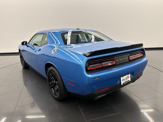 2023 dodge challenger sxt