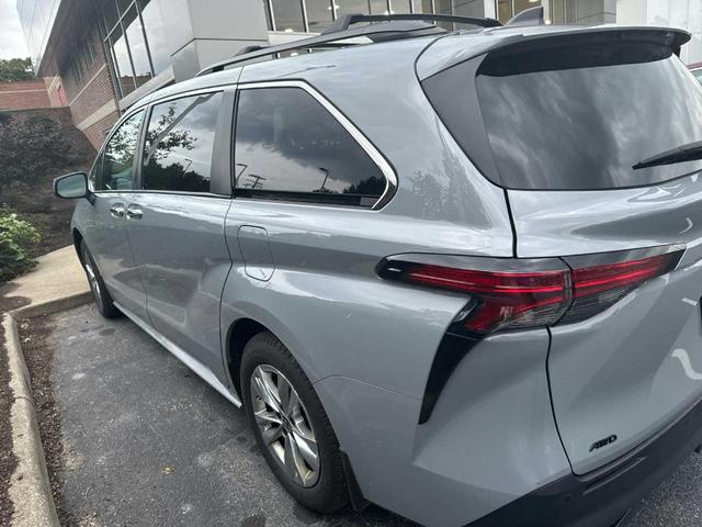 2022 toyota sienna xle woodland edition