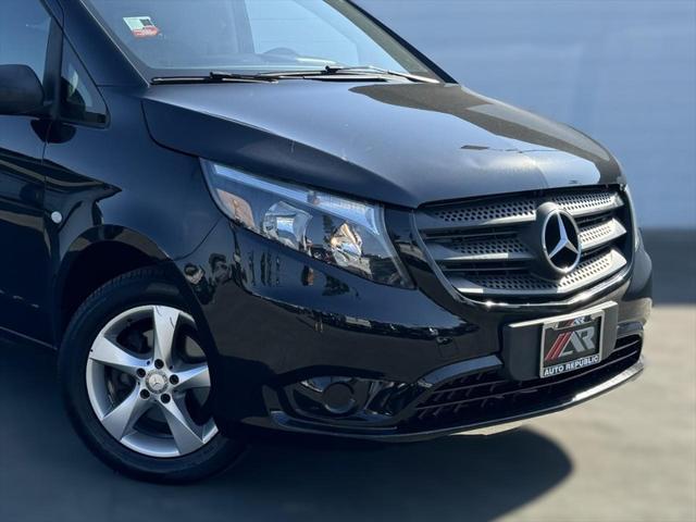 2017 mercedes-benz metris base