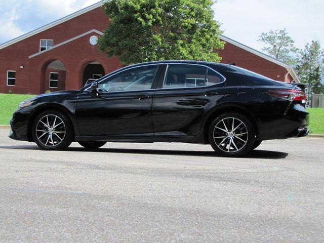 2021 toyota camry se