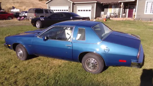 1976 chevrolet monza towne coupe chevy 5 speed manual. new paint