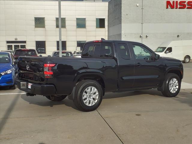 2022 nissan frontier sv