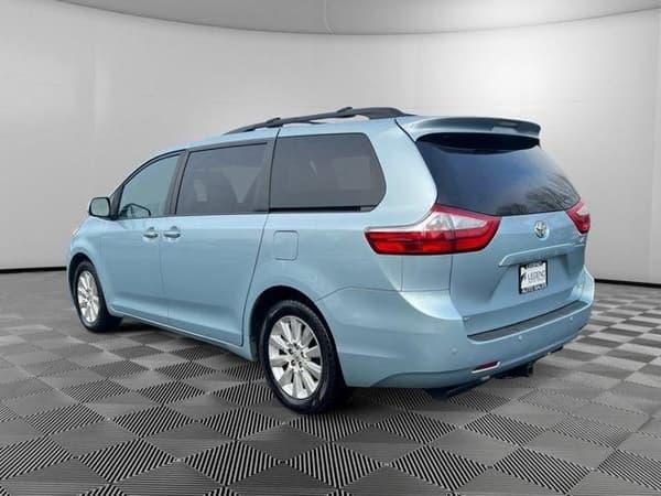 2015 toyota sienna in elk grove village, illinois
