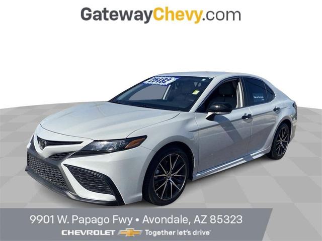 2022 toyota camry se