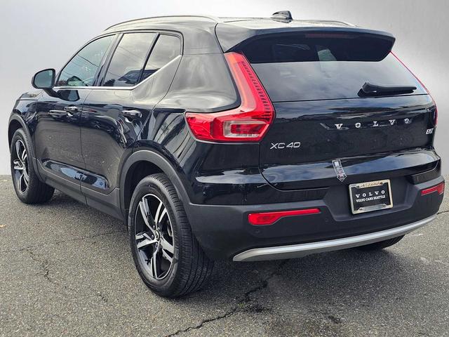 2024 volvo xc40 b5 core dark