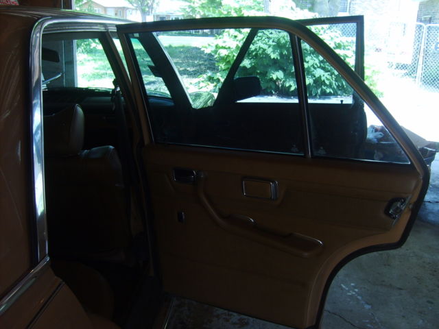 4 sale antique 1976 mecedes-benz 4 door sedan sunroof,orig gold color 4 cylinder