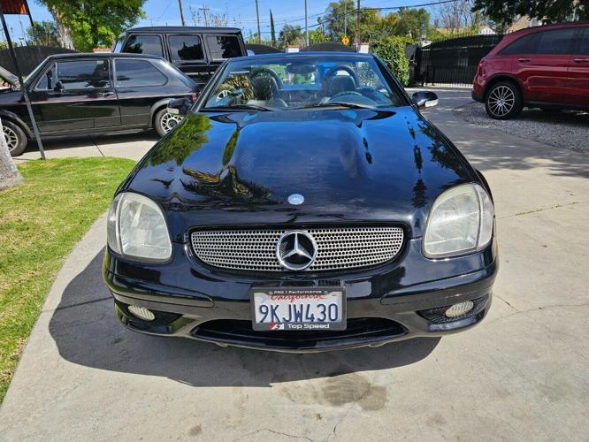 2004 mercedes-benz slk-class in woodland hills, california