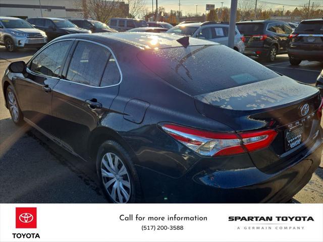 2018 toyota camry hybrid le