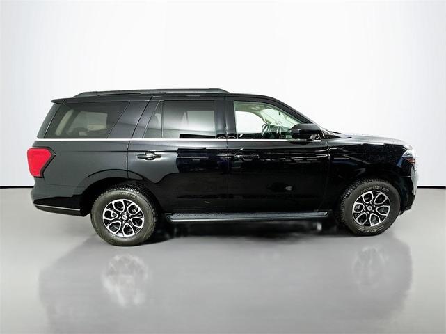 2022 ford expedition xlt