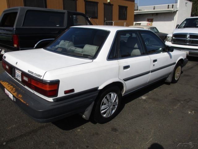 1990 toyota camry deluxe used 2l i4 16v no reserve