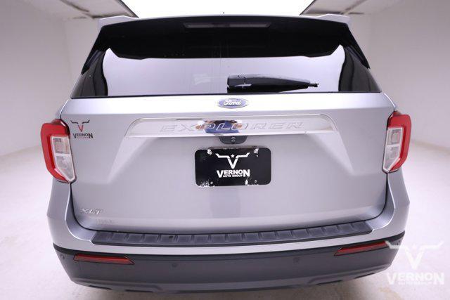 2021 ford explorer xlt