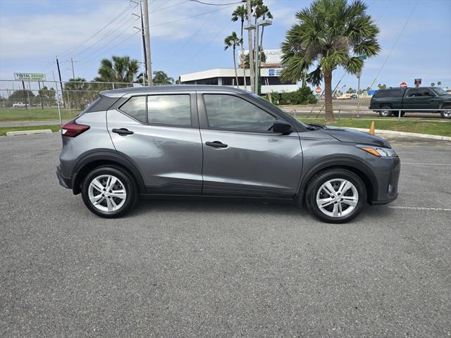 2023 nissan kicks s