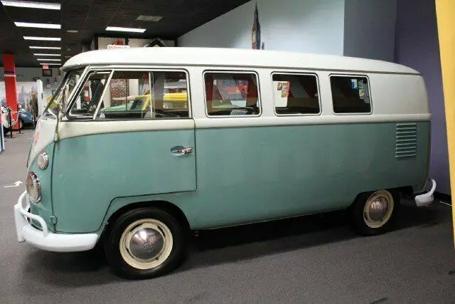 1962 volkswagen kombi bus