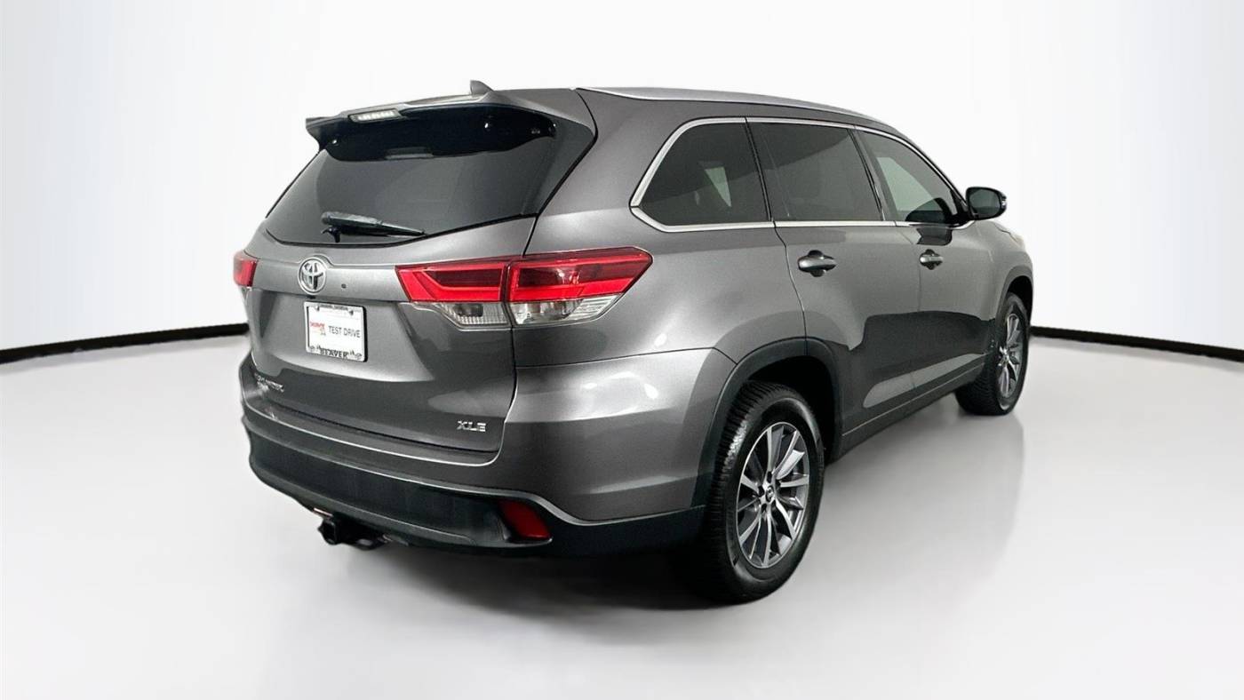 2018 toyota highlander se
