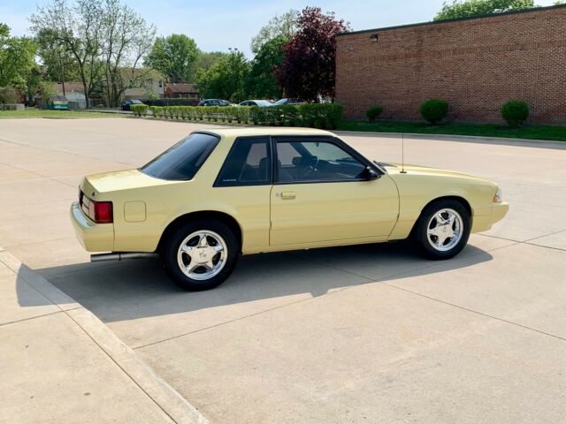 1988 ford mustang lx 5.0 - restored - gt40 motor - automatic transmission