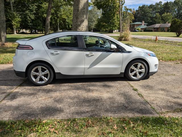 2012 chevrolet volt base