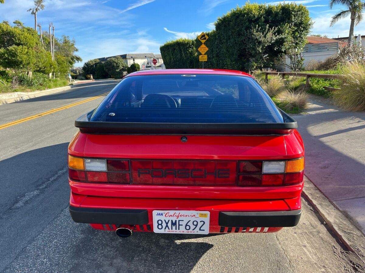1983 porsche 944 red
