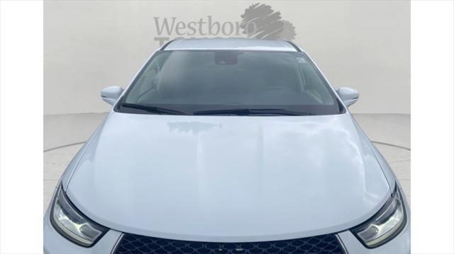 2022 chrysler pacifica hybrid touring l