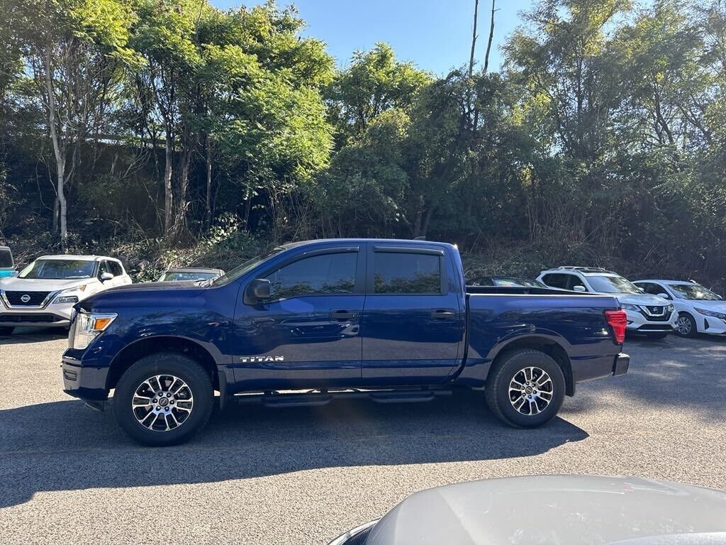 2024 nissan titan sv